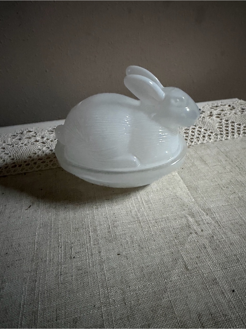 Discontinued Frosted Glass
Rabbit Covered Dish Bunny on
Nest Candy Dish 5x4"